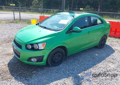 2014 Chevrolet Sonic Lt Auto z USA, uszkodzony, nr VIN 1G1JC5SH9E4224940